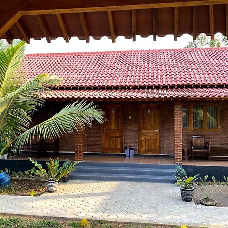 Adventure Turtle Homestay Meru Betiri Sarungan Exterior foto