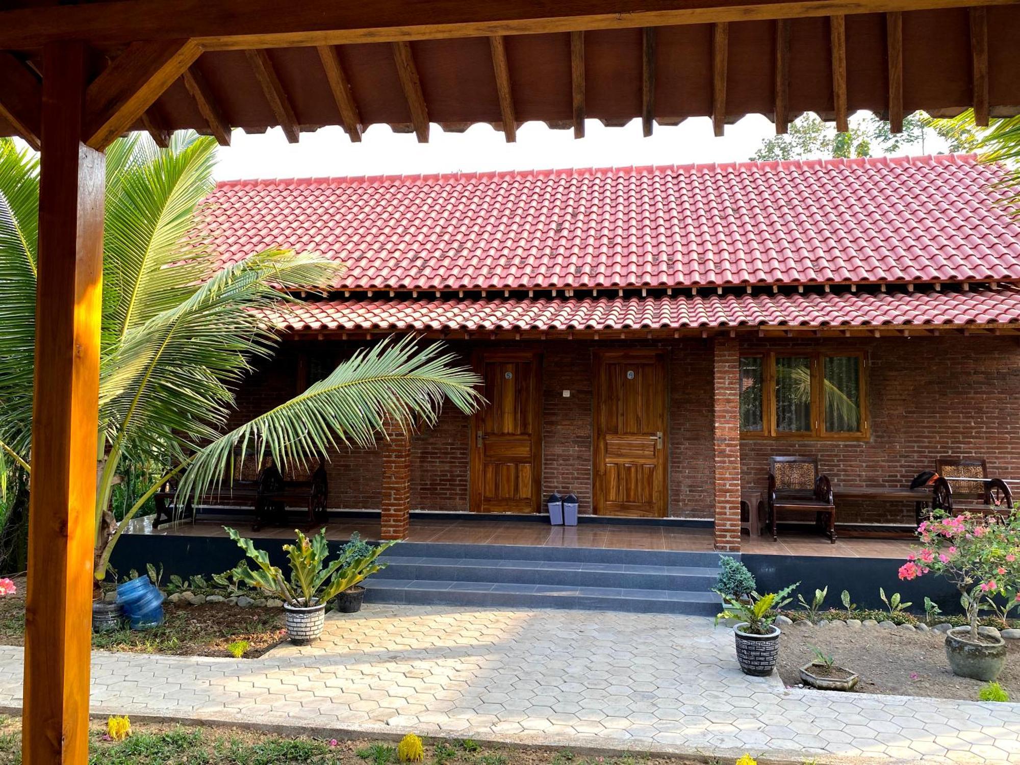 Adventure Turtle Homestay Meru Betiri Sarungan Exterior foto